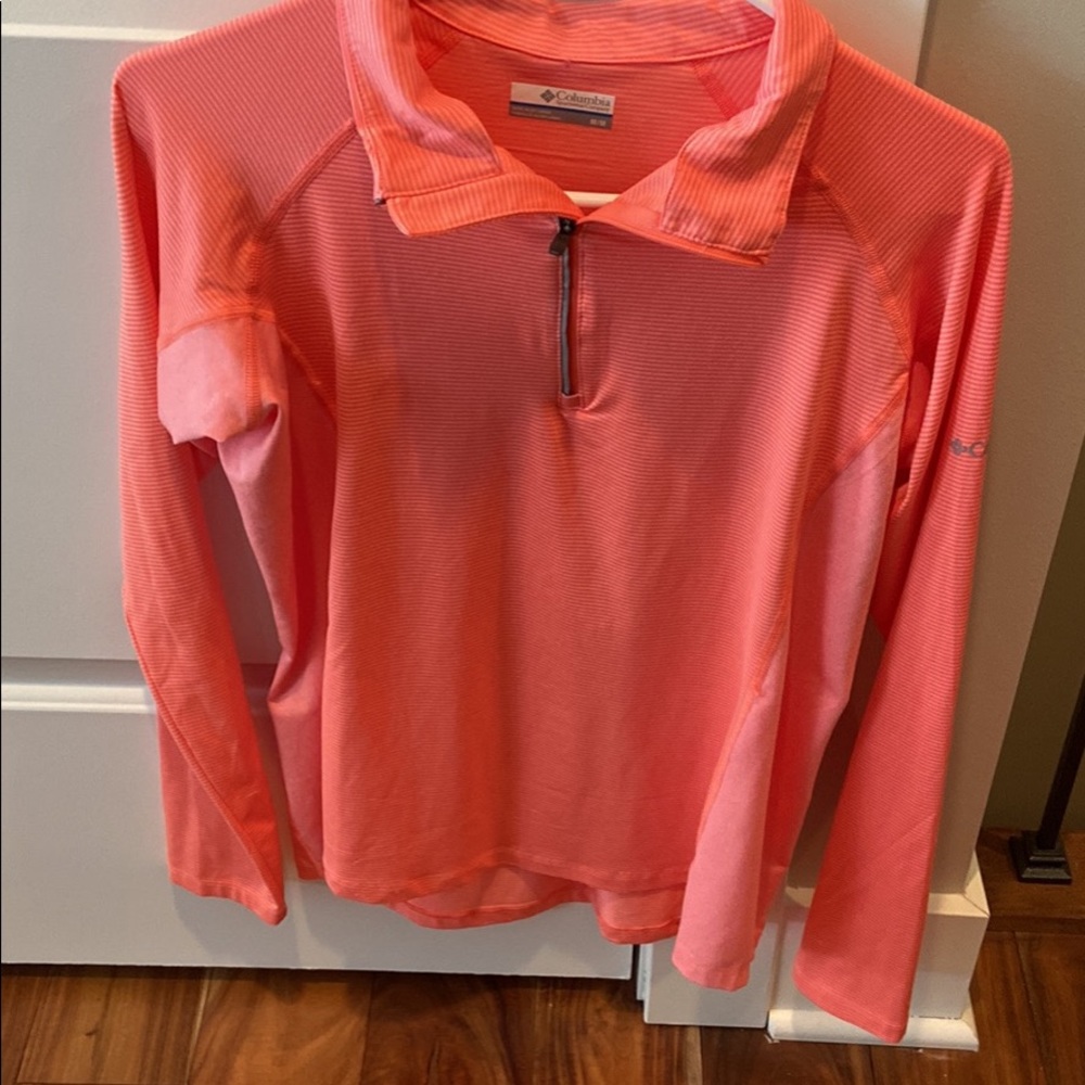 Ladies Columbia size medium pull over half zip.
